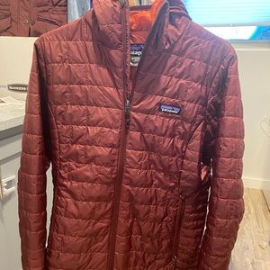 Patagonia hooded puff jacket
